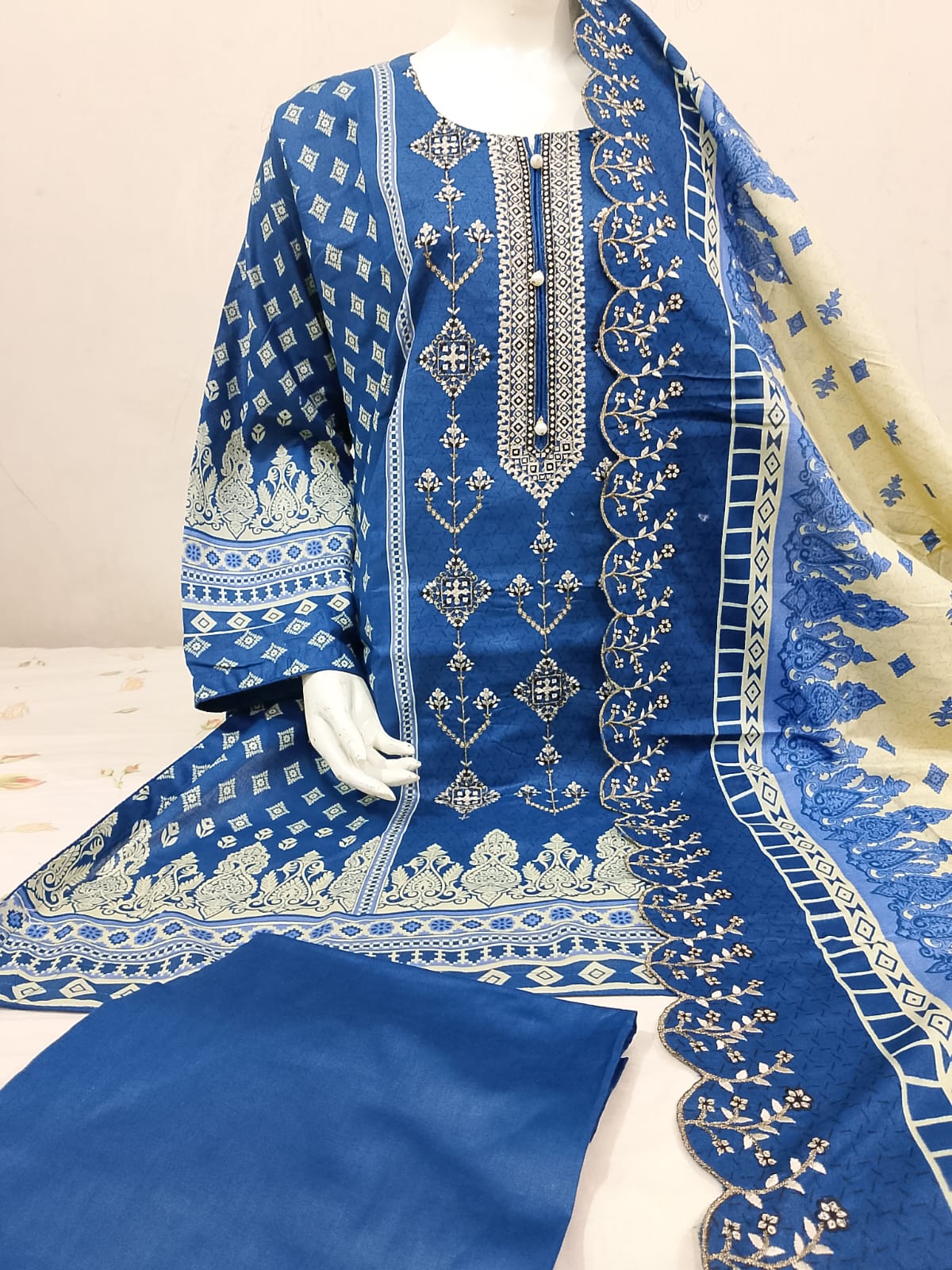 EMBROIDED CUT WORK DUPATTA'S  EMBROIDERY