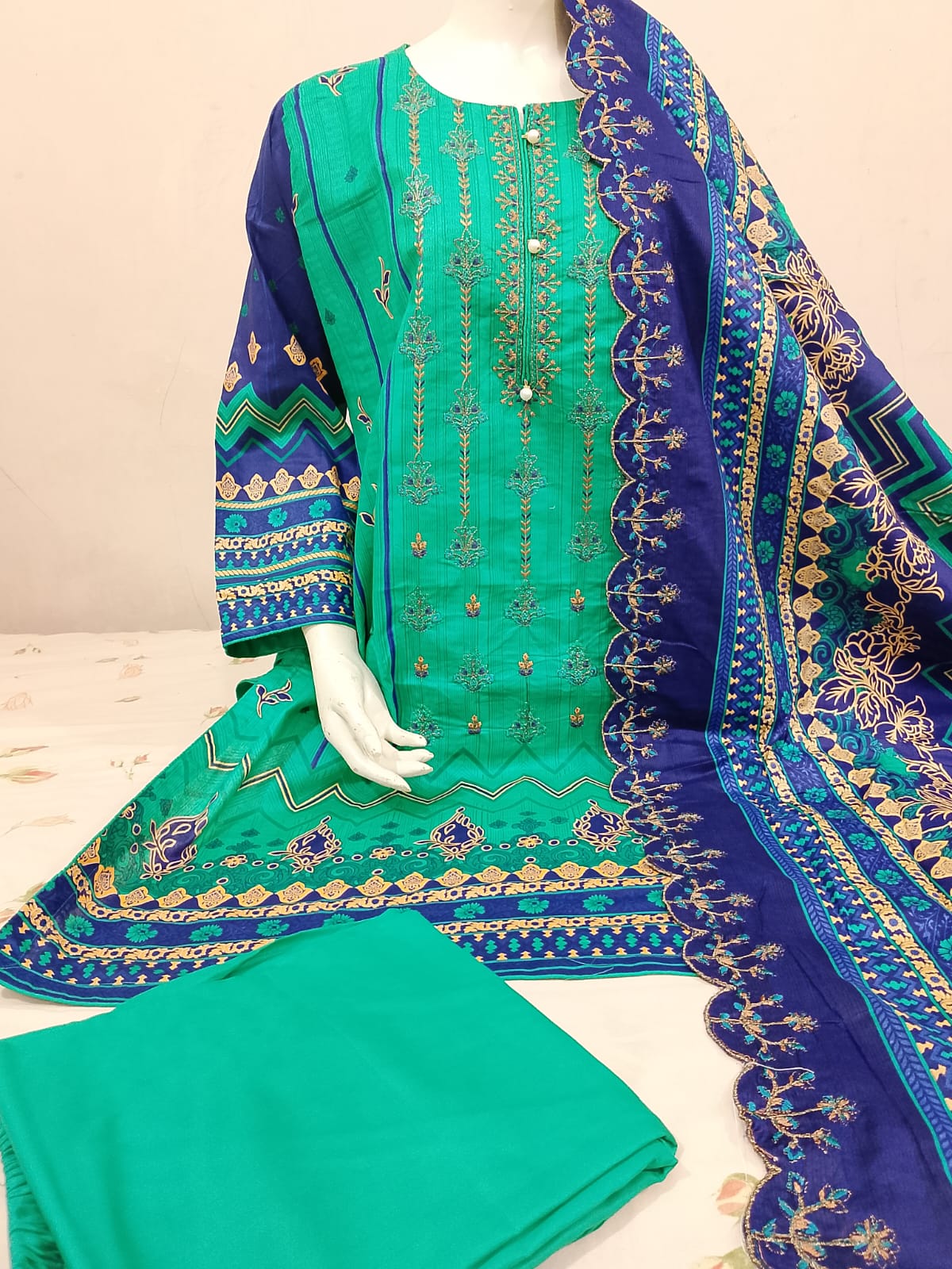 EMBROIDED CUT WORK DUPATTA'S  EMBROIDERY