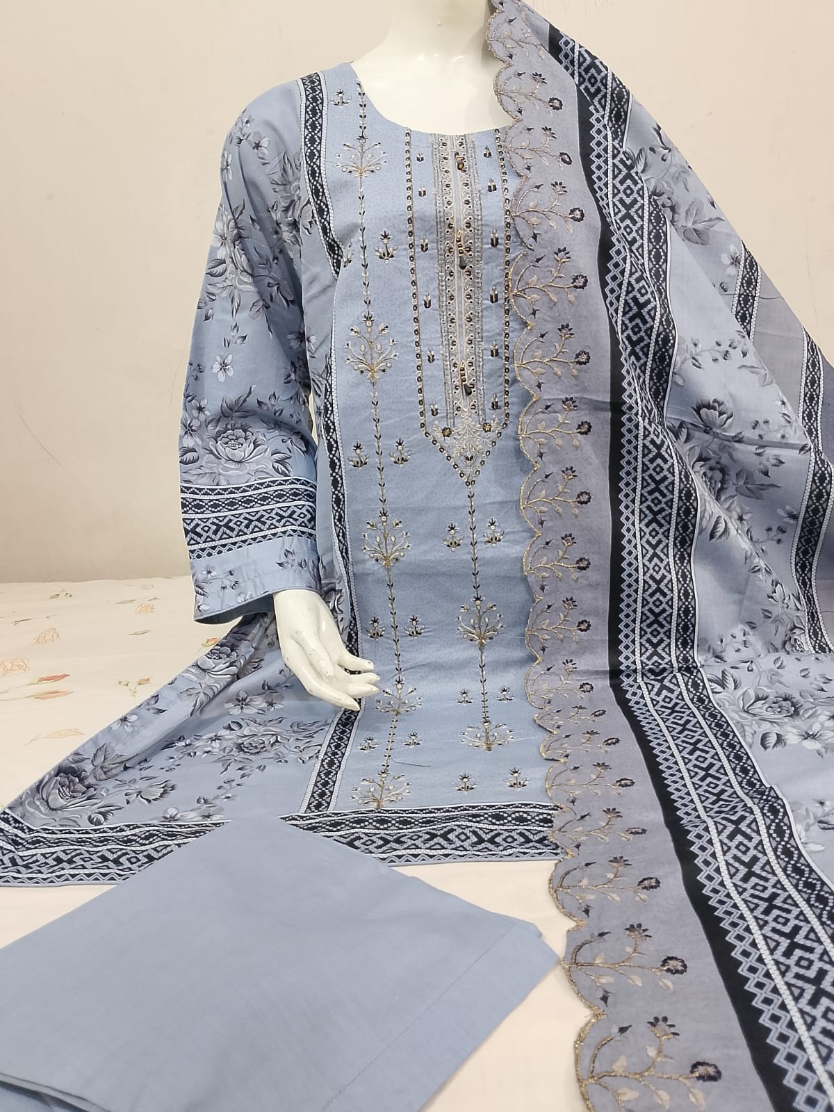 EMBROIDED CUT WORK DUPATTA'S  EMBROIDERY